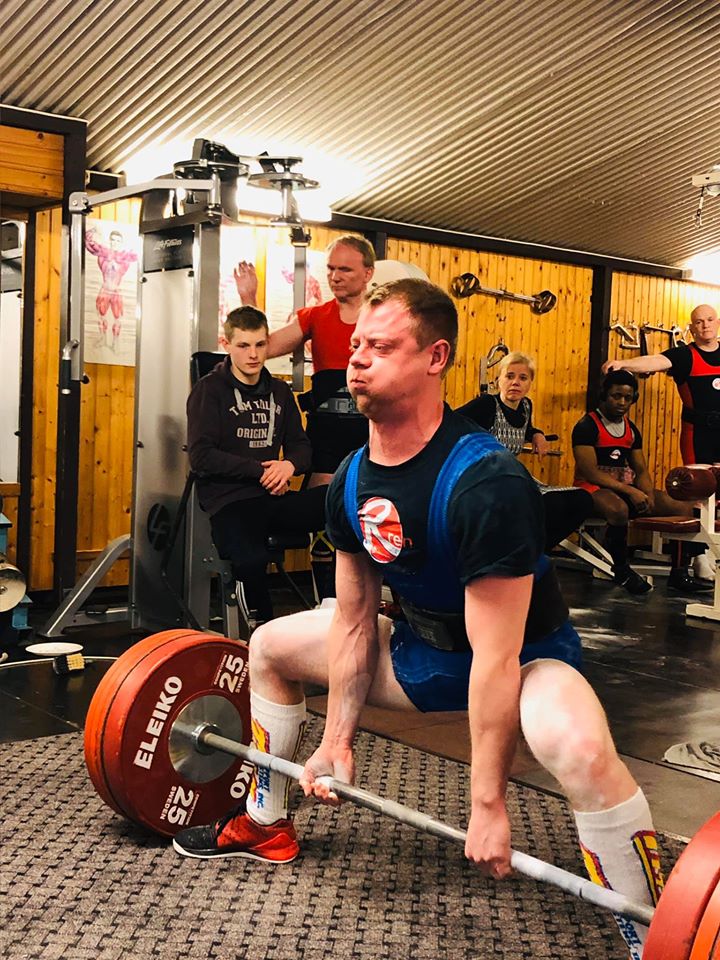 Stor aktivitet i Halden Styrkeidrettslags lokaler i Skippergata. Blant de 150 medlemmene er de fleste mosjonister mens 25-30 konkurerer. FOTO: Halden Styrkeidrettslag